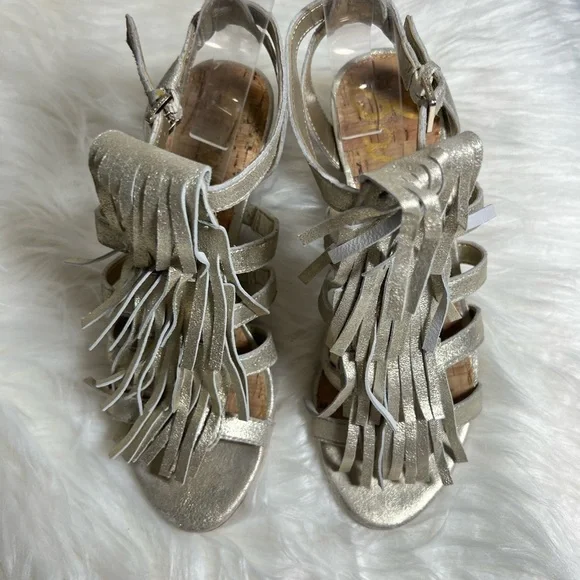 - SAM EDELMAN Gold Fringe Sandal Size 6 - Picture 16 of 17